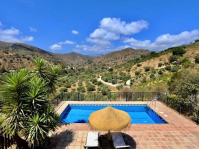 Restful Holiday Home in Comares with Private Swimming Pool